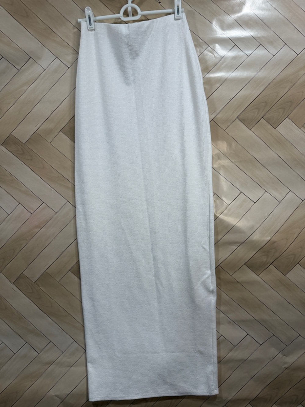 NWT PrettyLittleThing White Maxi Skirt - Textured Straight Fit size small 6